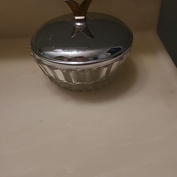 Vintage Powder Box - Picture 1 of 5